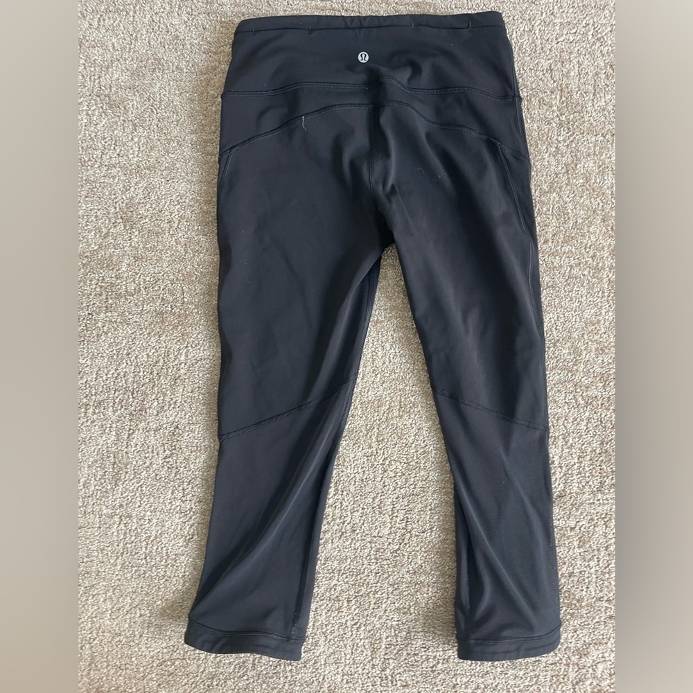 Lululemon high rise crop with mesh on the back of legs